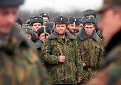 Вторая чеченская война. Урус-Мартан. Российские военнослужащие.