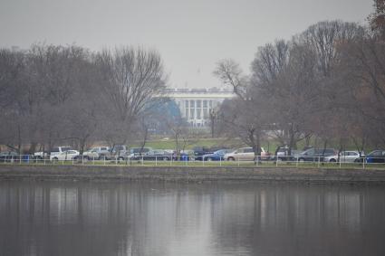 Вашингтон. На снимке: Белый дом - резиденция президента США.