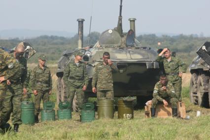 Полигон Хмелевка. Учения Балтийского флота. На снимке: военнослужащие на БТР.