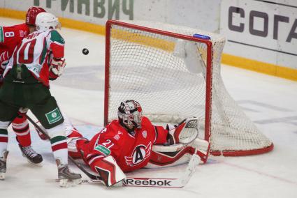 Матч КХЛ: \"Автомобилист\" 3-5 \"АК Барс\" (Казань). ХК Автомобилист №21 Якуб Коварж