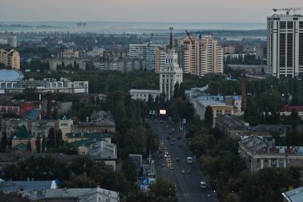 Вид на сталинскую высотку и улицу Кольцовская в Воронеже