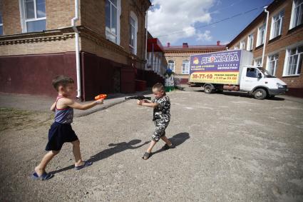 Беженцы из Украины размещенные в коррекционной школе в станице Григорополисская Ставропольского края