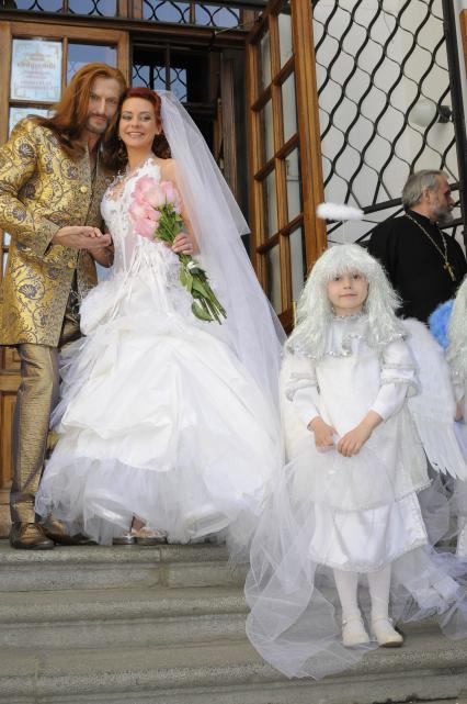 Венчание фигуристки Марины Анисиной и актеры Никиты Джигурды в Даниловском монастыре.