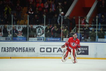 Хоккейный матч КХЛ: \"Автомобилист\" 1-0 \"Югра\" (Ханты-Мансийск). ХК Автомобилист №21 Якуб Коварж