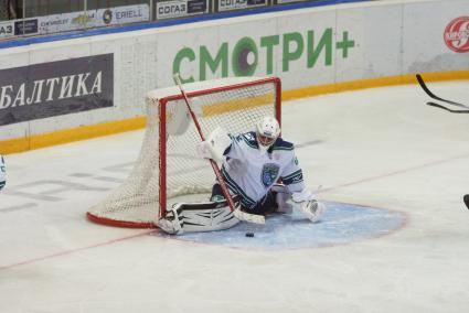 Хоккейный матч КХЛ: \"Автомобилист\" 1-0 \"Югра\" (Ханты-Мансийск). ХК Югра №35 Степан Горячевских