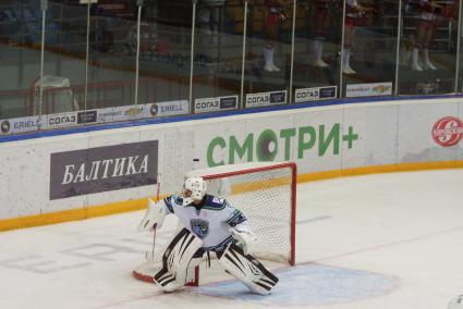 Хоккейный матч КХЛ: \"Автомобилист\" 1-0 \"Югра\" (Ханты-Мансийск).  ХК Югра №35 Степан Горячевских