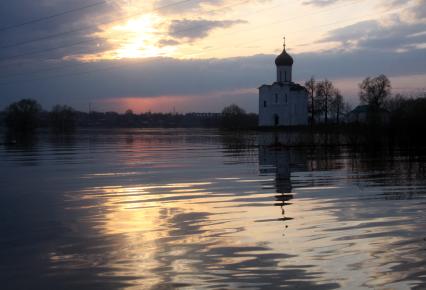 Церковь Покрова на Нерли белокаменный храм во Владимирской области.