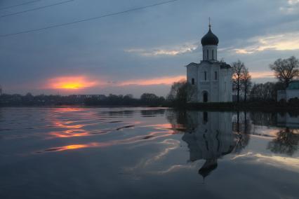 Церковь Покрова на Нерли белокаменный храм во Владимирской области.