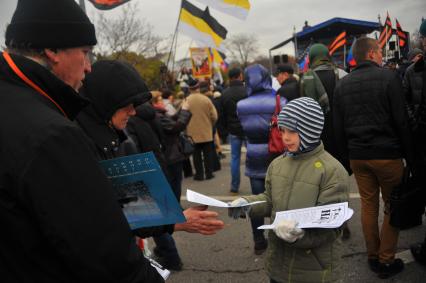 Митинг в поддержку Новороссии \'Битва за Донбасс III\' на Суворовской площади.