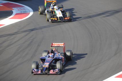 Российский этап Гран-при `Формулы-1`. На снимке: гонщик команды `Toro Rosso-Renault` Даниил Квят.