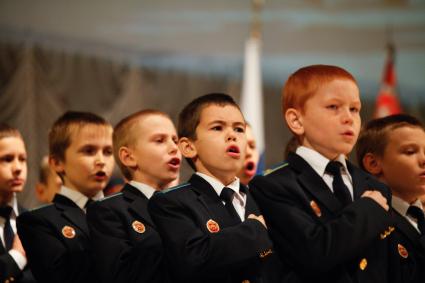 Церемония посвящения в кадеты воспитанников Ставропольского президентского кадетского училища.