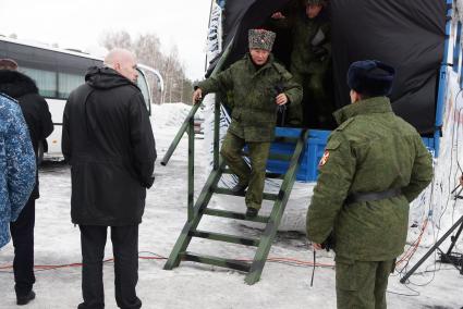 Учения Внутренних войск. Командующий войсками Уральского регионального командования внутренних войск МВД России генерал-лейтенант Порядин Александр Сергеевич