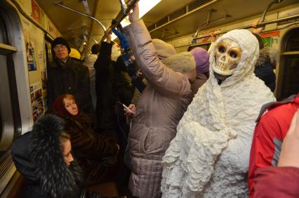 Парад зомби в день всех святых.