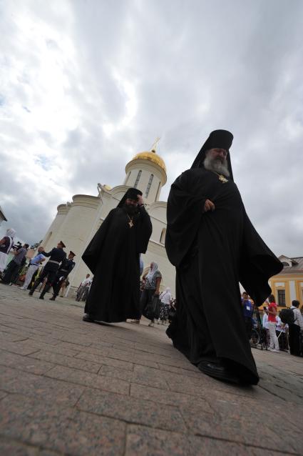 Мероприятия к 700-летию со дня рождения Преподобного Сергия Радонежского. Троице-Сергиева Лавра. На снимке: священники.