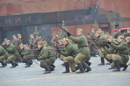 Репетиция торжественного марша, посвященного 73-ой годовщине исторического парада 7 ноября 1941 года на Красной площади в Москве.