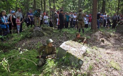 Военная реконструкция сражений на советско-финском фронте.