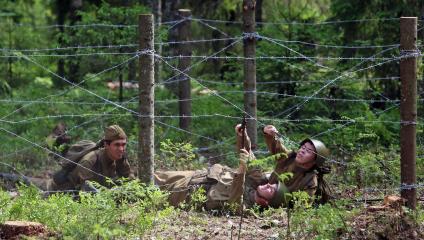 Военная реконструкция сражений на советско-финском фронте.