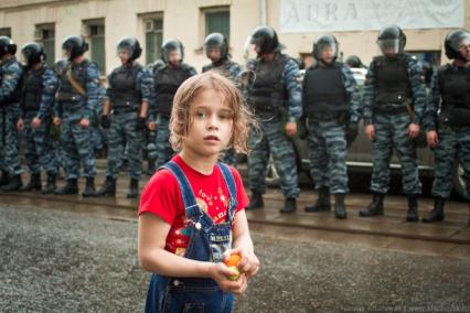 Полицейские во время протестных акций после инаугурации президента РФ В.Путина. Начало `ОккупайАбай`.