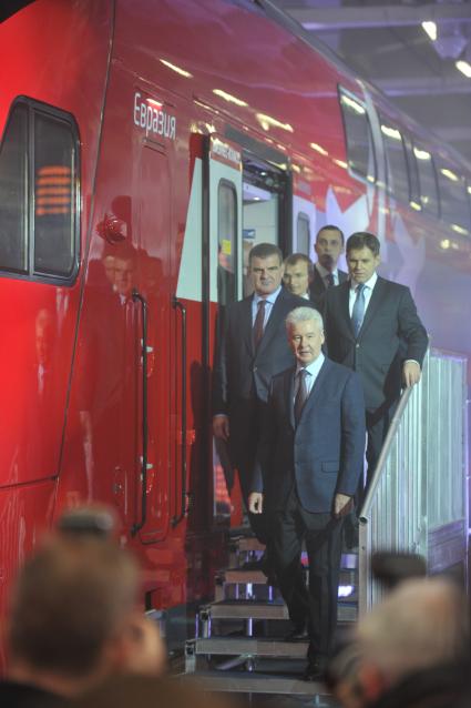 Презентация первого двухэтажного электропоезда ЭШ2 в депо Белорусского вокзала. На снимке: мэр Москвы Сергей Собянин.