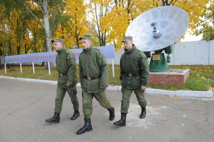 Войсковая часть 26178 воздушно-космической обороны в Щелково. На снимке: антенная система РЛС `Кама` - обеспечивала первый в истории пилотируемый полет Ю.А. Гагарина. 1961г.