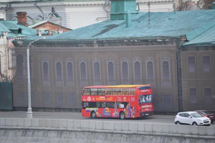 Двухэтажный экскурсионный автобус (даблдекер).