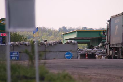 Донецкая область. Блок-пост украинских военных под Славянском.