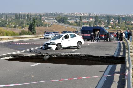 Обвал на объездной дороге Симферополя. В ДТП погибли шесть человек
