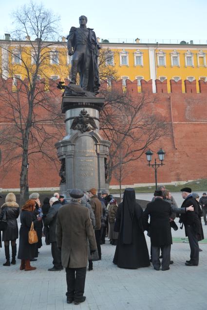 Церемония открытия памятника Александру I в Александровском саду.