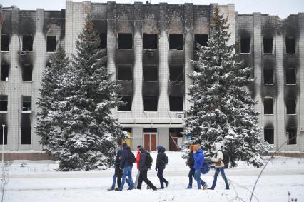 Шахтерск. Сгоревшее здание  угледобывающего предприятия `Шахтерскантрацит`.