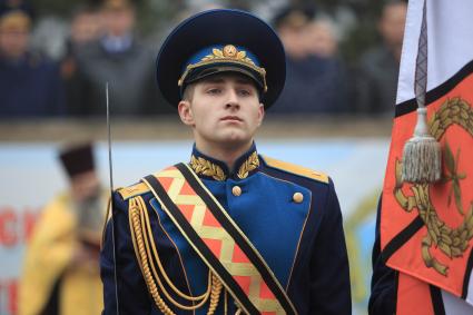 Курсант на посту во вручения Боевого знамени Краснодарскому высшему летному училищу.