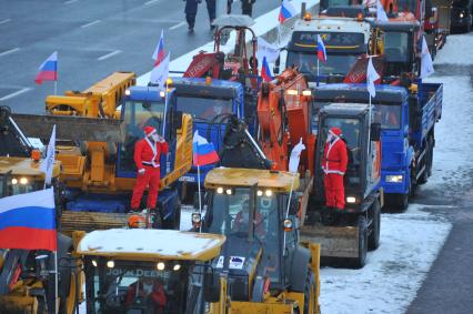 Церемония открытия участка трассы М-11 Москва - Санкт-Петербург. На снимке:  спецтехника