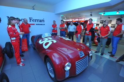 Маранелло. Музей Энцо Феррари. На снимке: автомобиль Ferrari 125 S 1947 г.