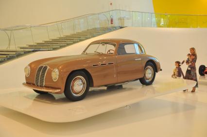 Маранелло. Музей `Галерея Феррари`. На снимке: спортивный автомобиль Maserati A6 1500 1948г.