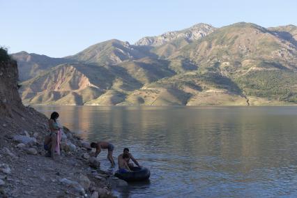 Самарканд. Горы Чингам. Червакское водохранилище.