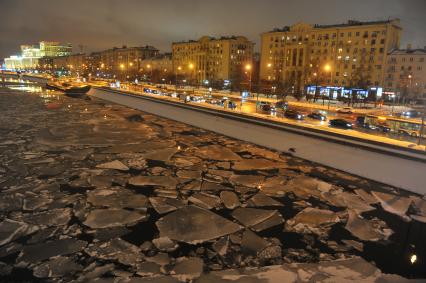 Ледоход на Москва-реке.