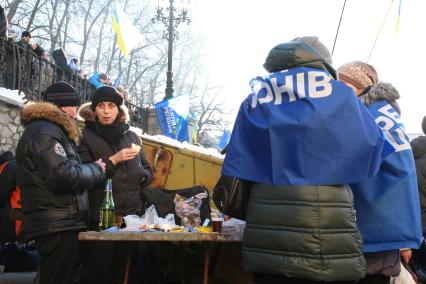 Киев. Митинг `Партии Регионов` на Европейской площади. На снимке: полевая кухня.