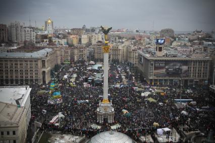 Киев. Активисты Евромайдана на площади Независимости (Незалежности).