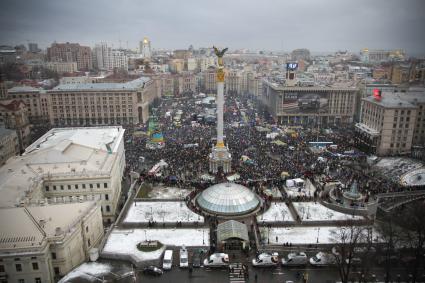 Киев. Активисты Евромайдана на площади Независимости (Незалежности).