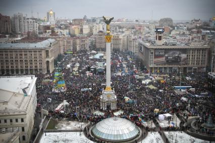 Киев. Активисты Евромайдана на площади Независимости (Незалежности).