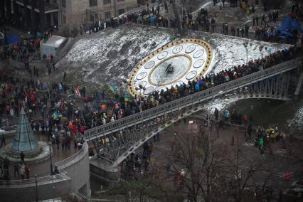 Киев. Активисты Евромайдана на площади Независимости (Незалежности).