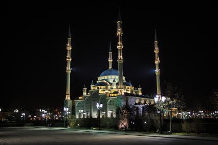 Мечеть \"Сердце Чечни\" в Грозном