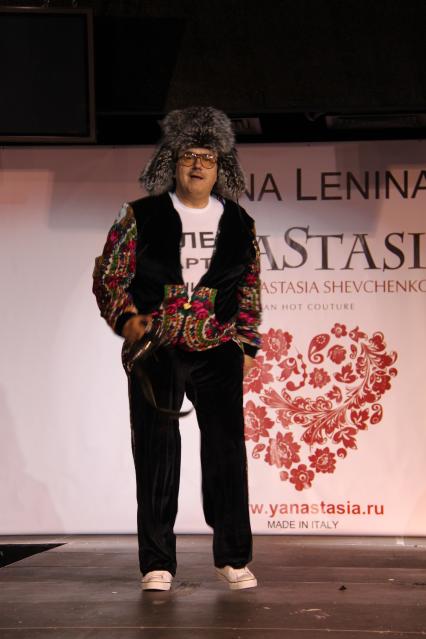 Диск48. Дефиле YanaStasia presented by ELena Lenina. 2010 год. На снимке: актер Садальский Стас