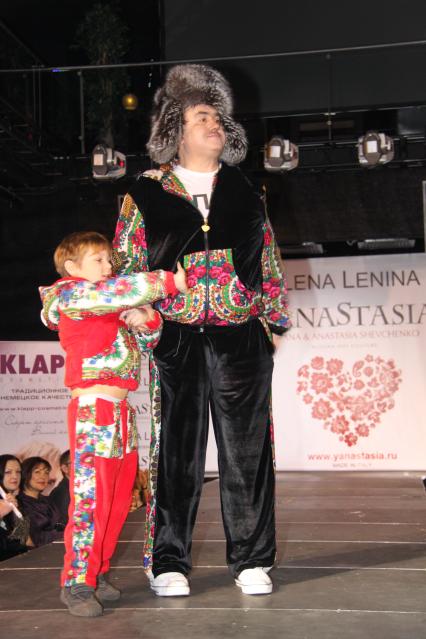 Диск48. Дефиле YanaStasia presented by ELena Lenina. 2010 год. На снимке: актер Садальский Стас