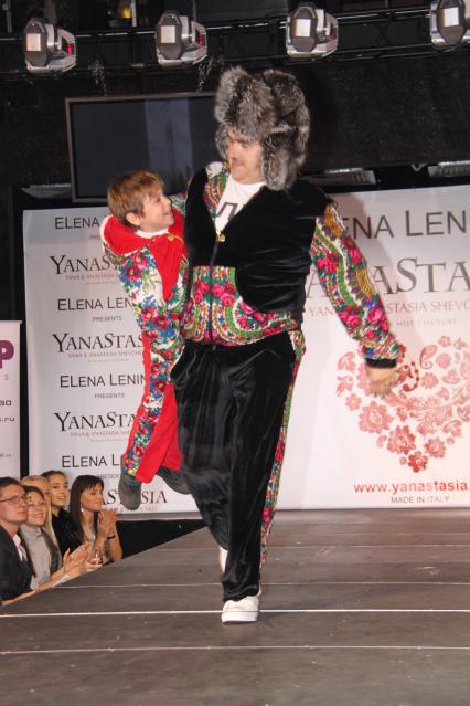 Диск48. Дефиле YanaStasia presented by ELena Lenina. 2010 год. На снимке: актер Садальский Стас