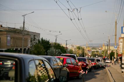 Тольятти. Припаркованные автомобили.