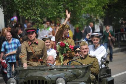 Севастополь. День Победы. На снимке: люди в военной форме времен Великой Отечественной войны.