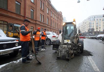 Санкт-Петербург. Ремонт асфальта.