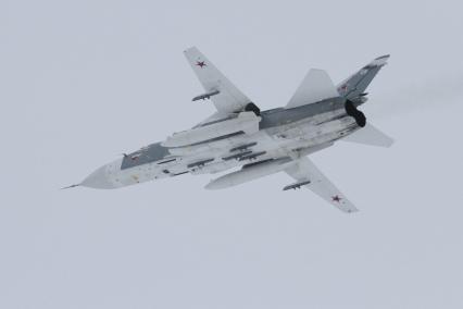 Барнаул. Авиашоу. На снимке: бомбардировщик Су-24.