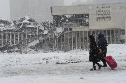 Москва, Нахимовский просп., 51/21. Сгоревшее здание  Фундаментальной библиотеки Института научной информации по общественным наукам (ИНИОН).