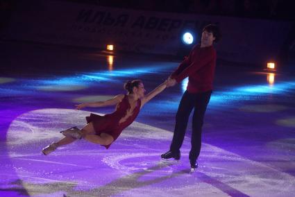 Елена Леонова и Андрей Хвалько, во время выступления на Шоу Ильи Авербуха \"Одноклассники\" в Екатеринбурге